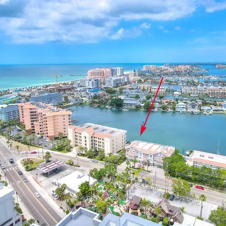 Bayway Luxury Waterfront Townhome & Pool