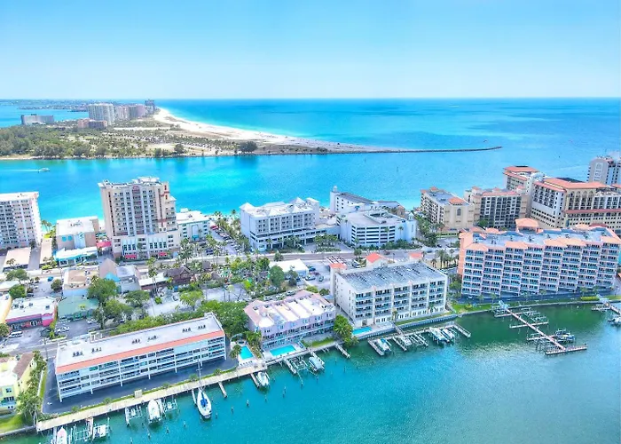 Bayway Luxury Waterfront Townhome & Pool Ferienhaus