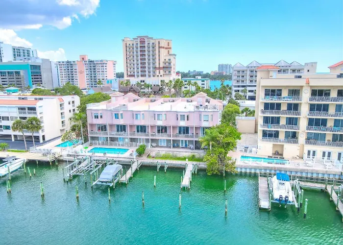 Ferienhaus Bayway Luxury Waterfront Townhome & Pool *