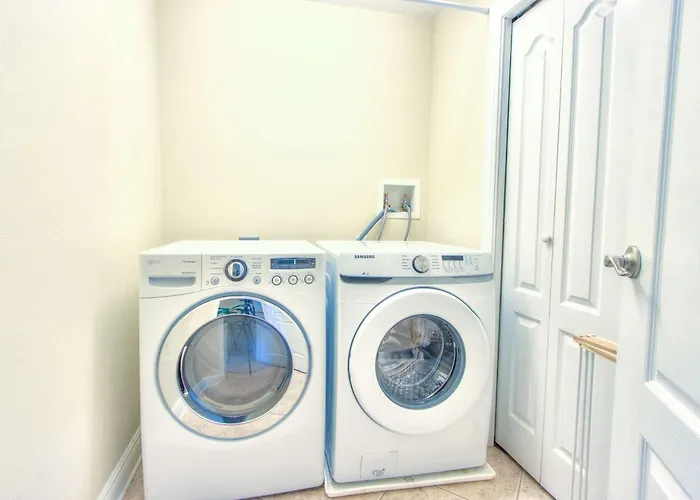 Ferienhaus Bayway Luxury Waterfront Townhome & Pool *
