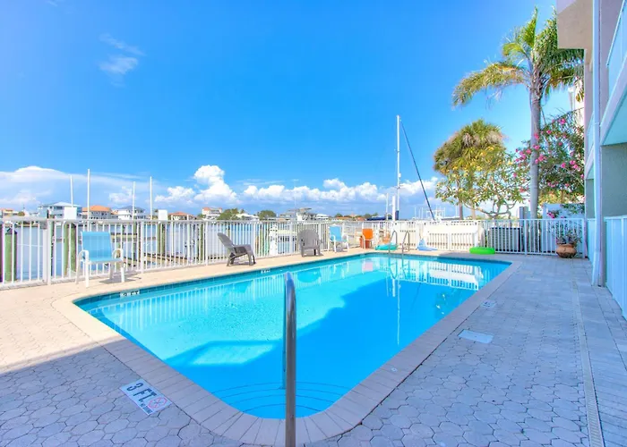 Ferienhaus Bayway Luxury Waterfront Townhome & Pool *