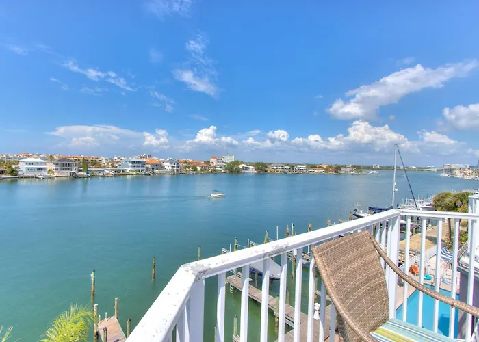 Bayway Luxury Waterfront Townhome & Pool *