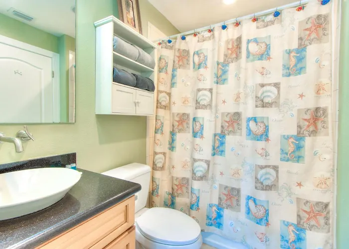 Bayway Luxury Waterfront Townhome & Pool Ferienhaus *