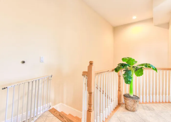 Ferienhaus Bayway Luxury Waterfront Townhome & Pool *