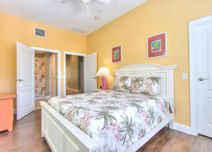 Bayway Luxury Waterfront Townhome & Pool