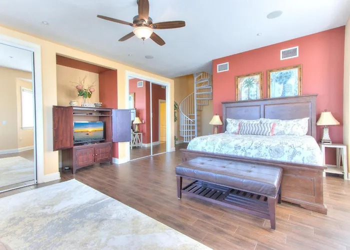 Bayway Luxury Waterfront Townhome & Pool * Clearwater Beach