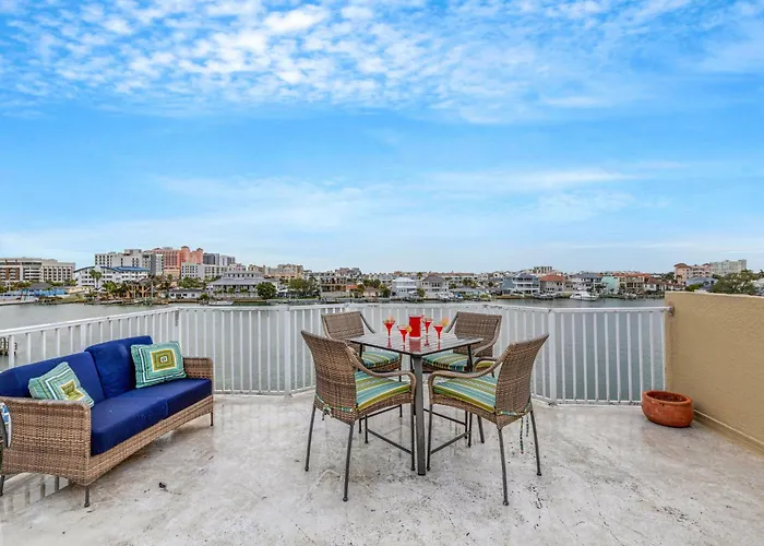 Ferienhaus Bayway Luxury Waterfront Townhome & Pool *