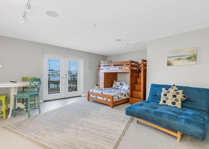 Bayway Luxury Waterfront Townhome & Pool Clearwater Beach
