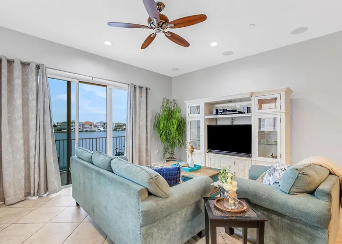 Bayway Luxury Waterfront Townhome & Pool *