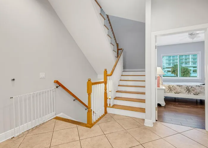 Ferienhaus Bayway Luxury Waterfront Townhome & Pool *