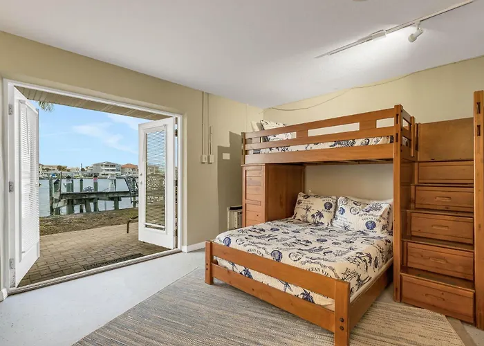 Bayway Luxury Waterfront Townhome & Pool Clearwater Beach